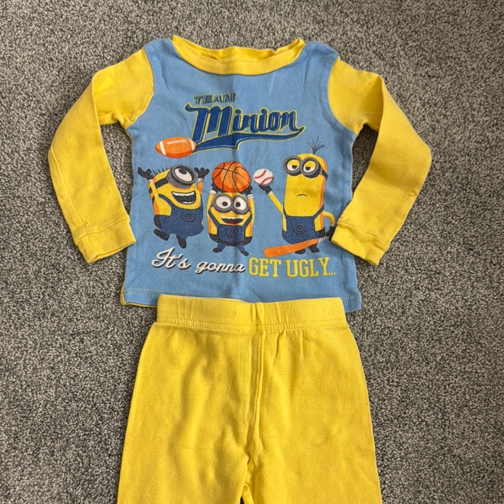 Universal Blue and Yellow Pajama Sets with Minion Design